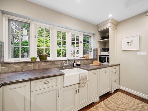 14 Pine Cres., Toronto, ON