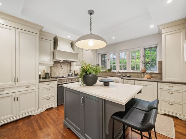 14 Pine Cres., Toronto, ON