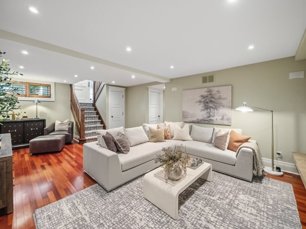 14 Pine Cres., Toronto, ON