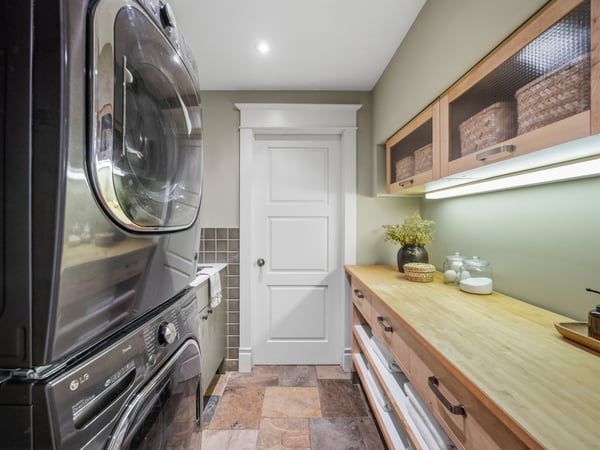 14 Pine Cres., Toronto, ON