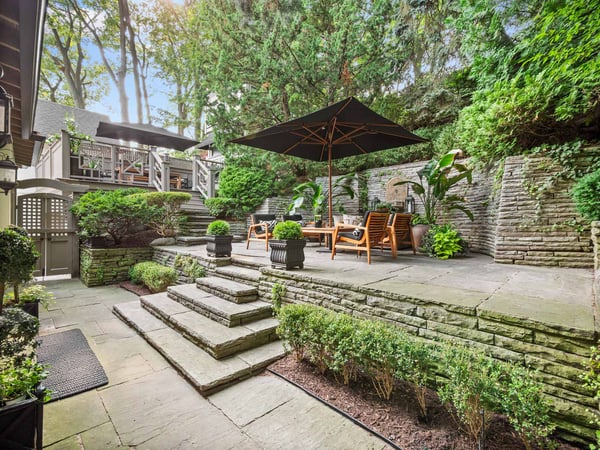 14 Pine Cres., Toronto, ON