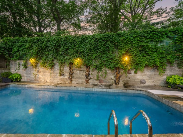 14 Pine Cres., Toronto, ON