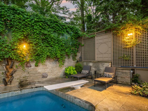 14 Pine Cres., Toronto, ON