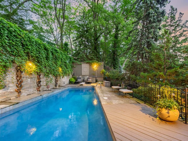 14 Pine Cres., Toronto, ON