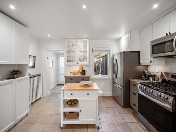 16 Hector Ave., Toronto, ON