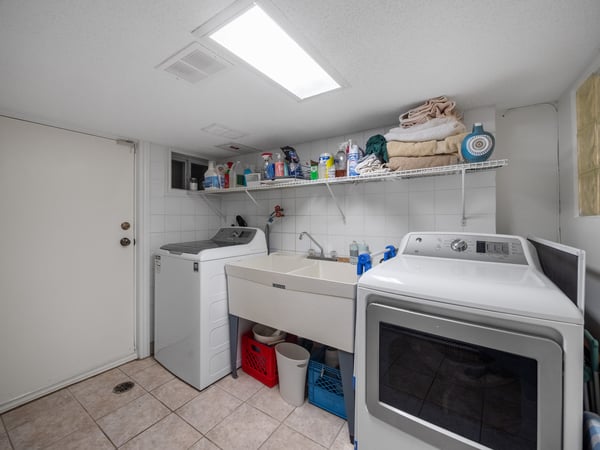 16 Hector Ave., Toronto, ON