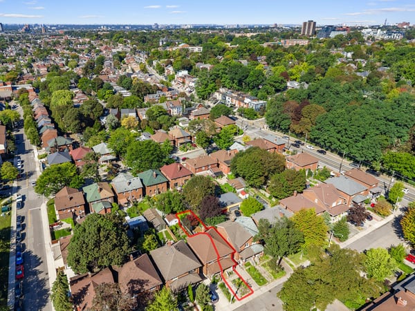 16 Hector Ave., Toronto, ON