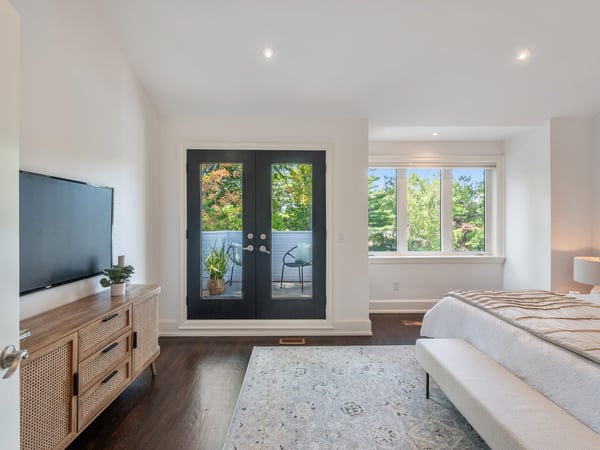 330 Willard Ave., Toronto, ON