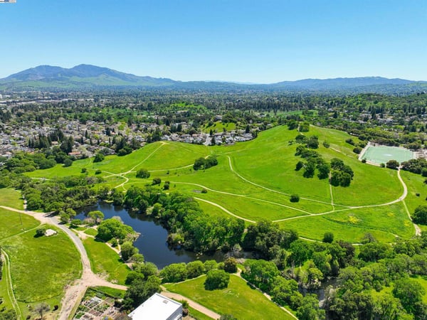 2307 Oak Glen Circle, Martinez, CA