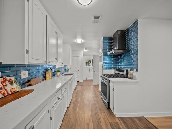 20776 Skouras Dr., Winnetka, CA