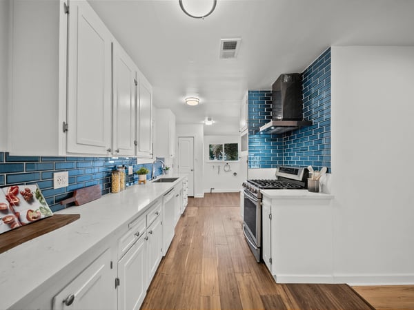 20776 Skouras Dr., Winnetka, CA