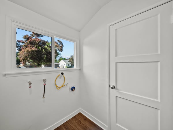 20776 Skouras Dr., Winnetka, CA