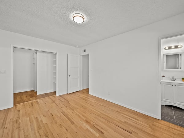 20776 Skouras Dr., Winnetka, CA