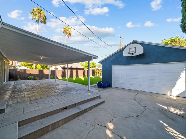20776 Skouras Dr., Winnetka, CA