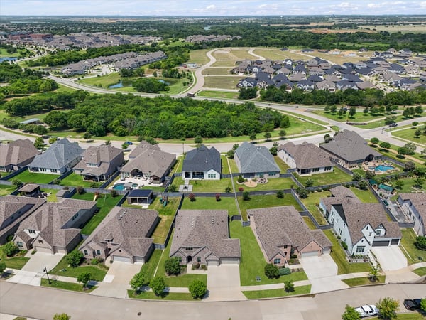 7025 Central Court, Aubrey, TX