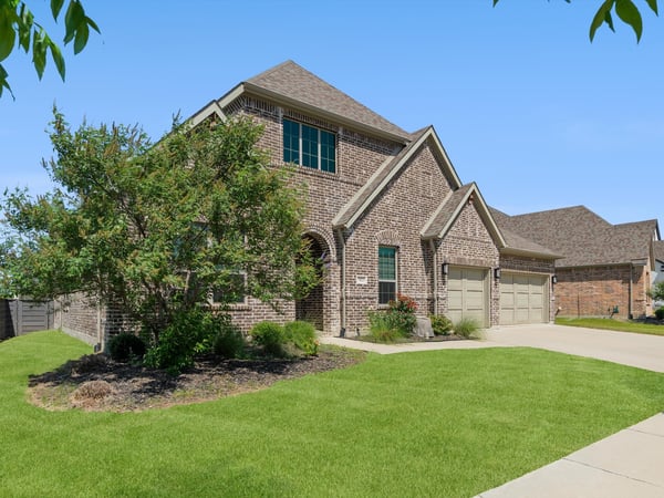 7025 Central Court, Aubrey, TX