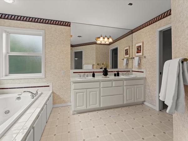 6725 SW Sean Michael Place, Portland, OR