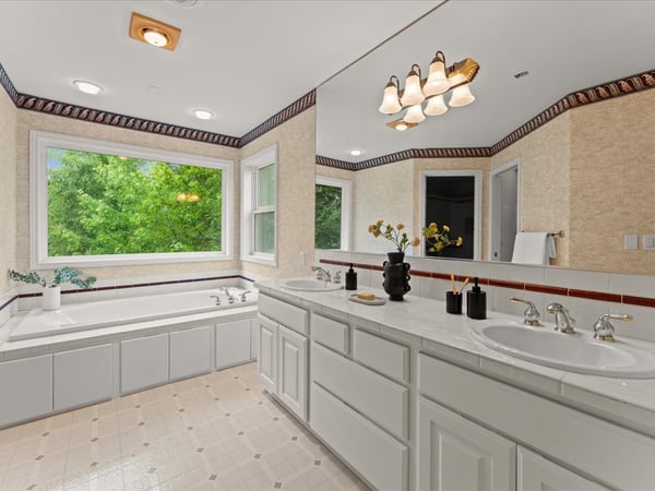 6725 SW Sean Michael Place, Portland, OR