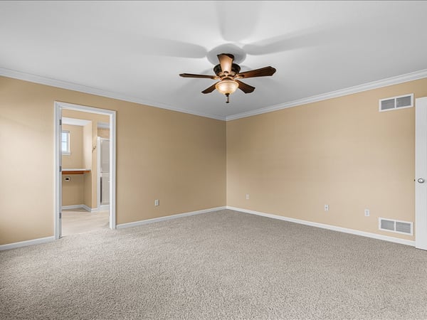 550 Lambert Drive, Slinger, WI