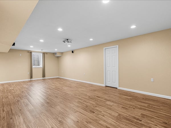 550 Lambert Drive, Slinger, WI