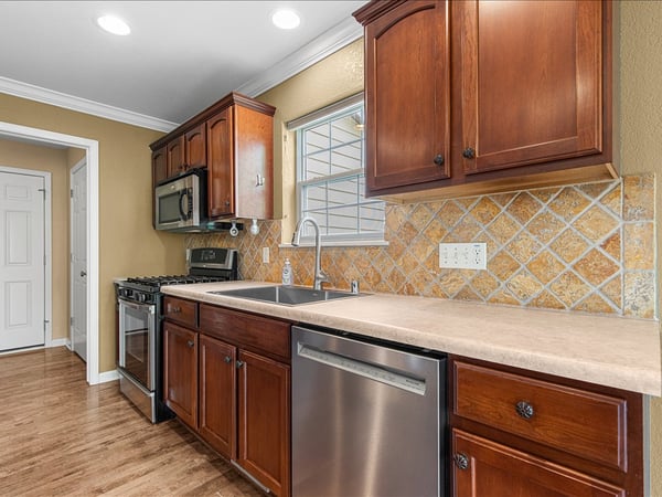 550 Lambert Drive, Slinger, WI