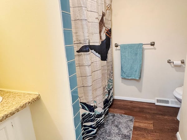 Full Bathroom