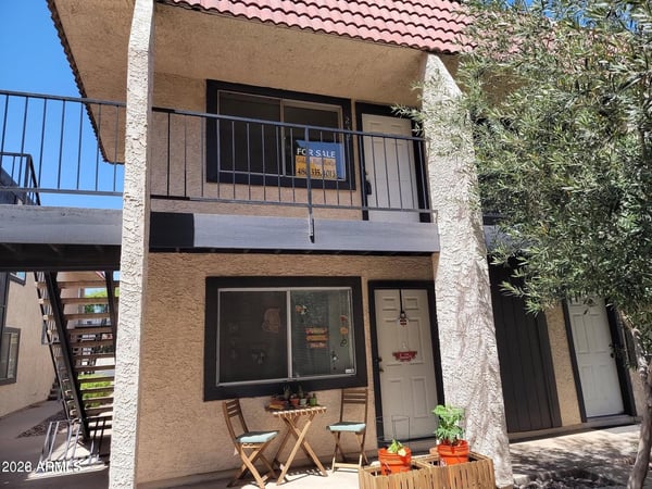 Attractive second-floor condo with a covered entry, assigned covered parking, and easy access to community amenities. Located in a highly desirable Tempe setting near Arizona State University, dining, and entertainment destinations.