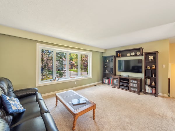9 Birch Ct, Aurora, ON