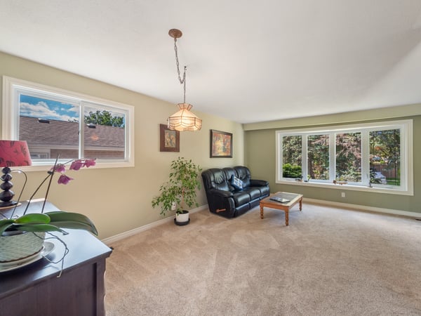 9 Birch Ct, Aurora, ON