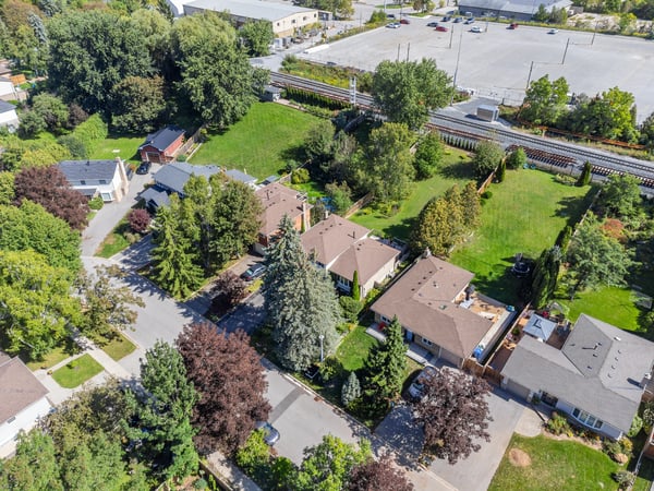 9 Birch Ct, Aurora, ON