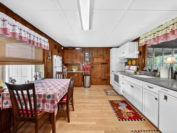 164 E Sterling Road, Newfoundland, PA