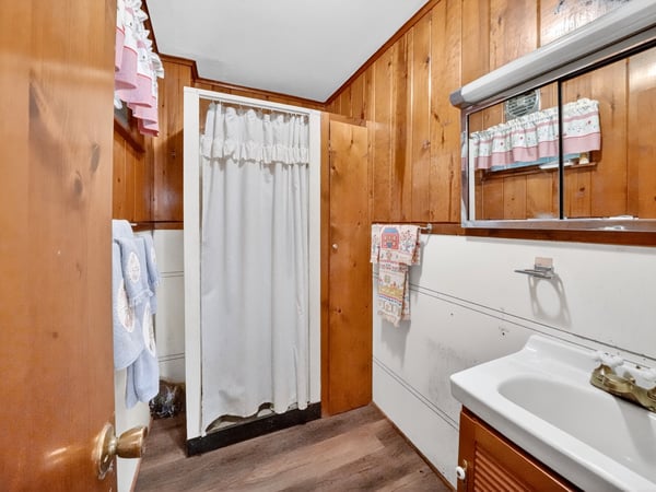 164 E Sterling Road, Newfoundland, PA