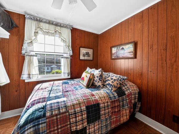 164 E Sterling Road, Newfoundland, PA
