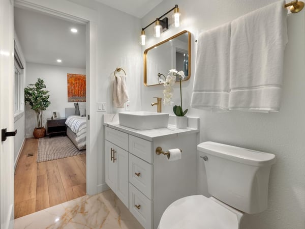 818 Ash Street, Lake Oswego, OR