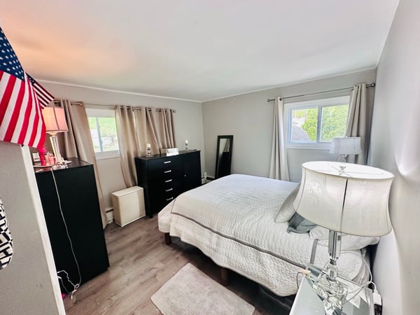 37 Humes Ave, Worcester, MA
