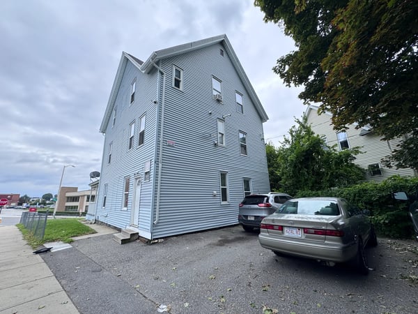 17 Winthrop St, Worcester, MA