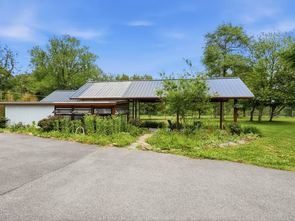 15715 Avery Rd, Rockville, MD