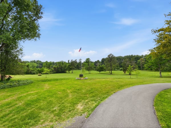 15715 Avery Rd, Rockville, MD