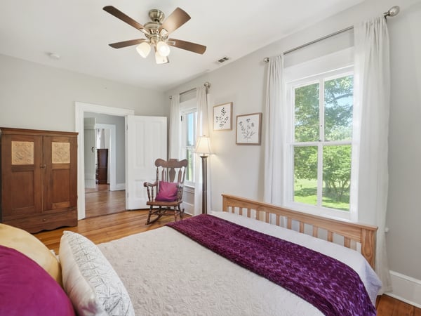 15715 Avery Rd, Rockville, MD