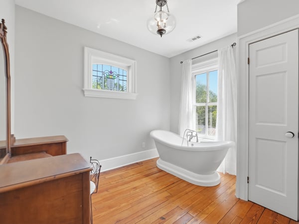 15715 Avery Rd, Rockville, MD