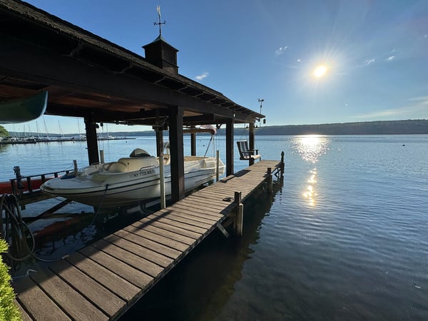 Dock + Boathouse with heavy-duty lift