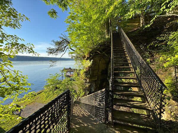 86 Steps to the Waterfront