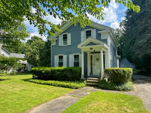 Classic 3 BR, 1. 5 Bath Greek Revival