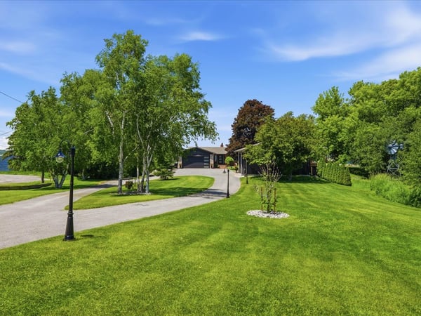 2728 County Road 3, Carrying Place, ON