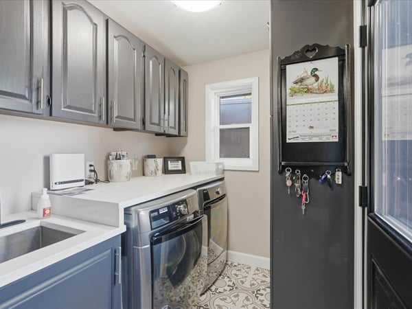 2728 County Road 3, Carrying Place, ON