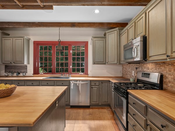 1766 Ashley Dr, Westminster, MD
