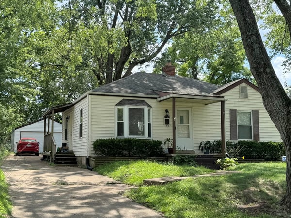 414 Superior Dr, Ferguson, MO