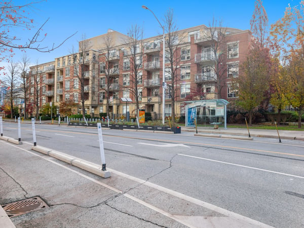 2511 Bloor St W #305, Toronto, ON