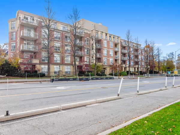 2511 Bloor St W #305, Toronto, ON