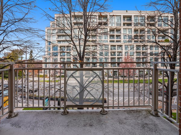 2511 Bloor St W #305, Toronto, ON